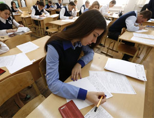 Governatore siberiano incarica gli scolari di scrivere un tema sulle droghe