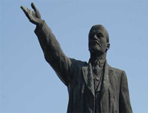 In Bielorussia è stato inaugurato il monumento a Lenin restaurato (FOTO)