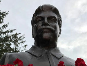 Nel Sud della Russia è stato inaugurato un monumento a Iosif Stalin (FOTO)